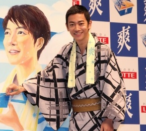佐藤健、丸刈りをイベントで初披露「中学の野球部以来」