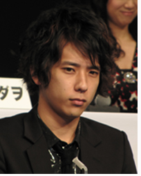 嵐の“仲良し”は「仕事だから」？ 二宮和也、メンバーと「旅行とか飯行くのは考えられない」！