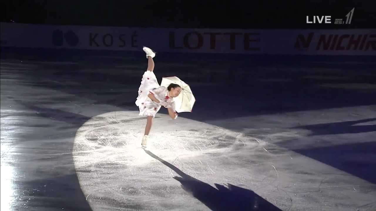 浅田真央 NHK杯 EX メリーポピンズメドレー - YouTube