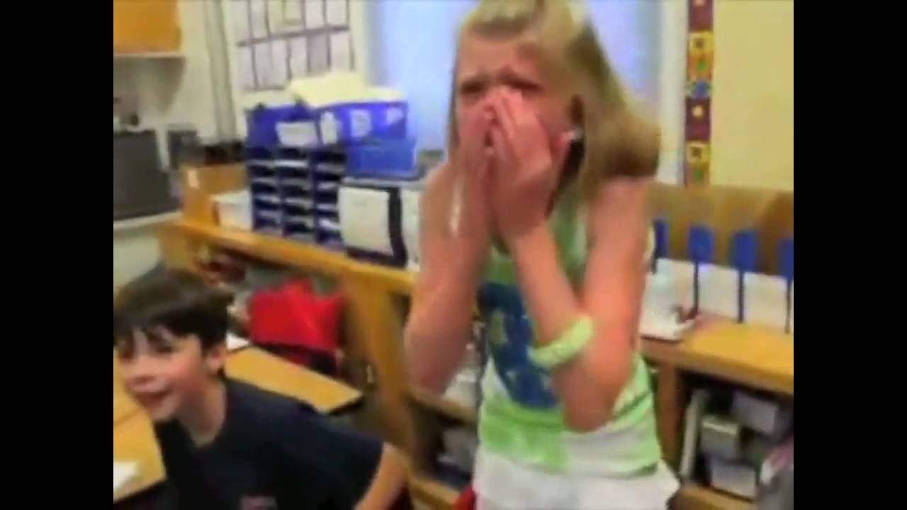 イラクから帰った兵士が内緒で家族に会ってみた - YouTube