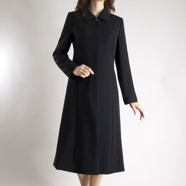 喪服は大人になったら買っておくべきもの？