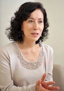 美魔女化したKABA.ちゃんに驚愕の声「どこのマダムかと」
