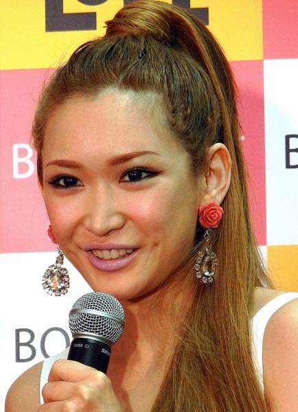 ママタレ路線脱却？紗栄子のブログから消えた