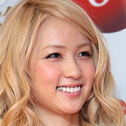 丸岡いずみ Amiに自身の引き出物を「雑巾にする」と言われ首絞め - ライブドアニュース