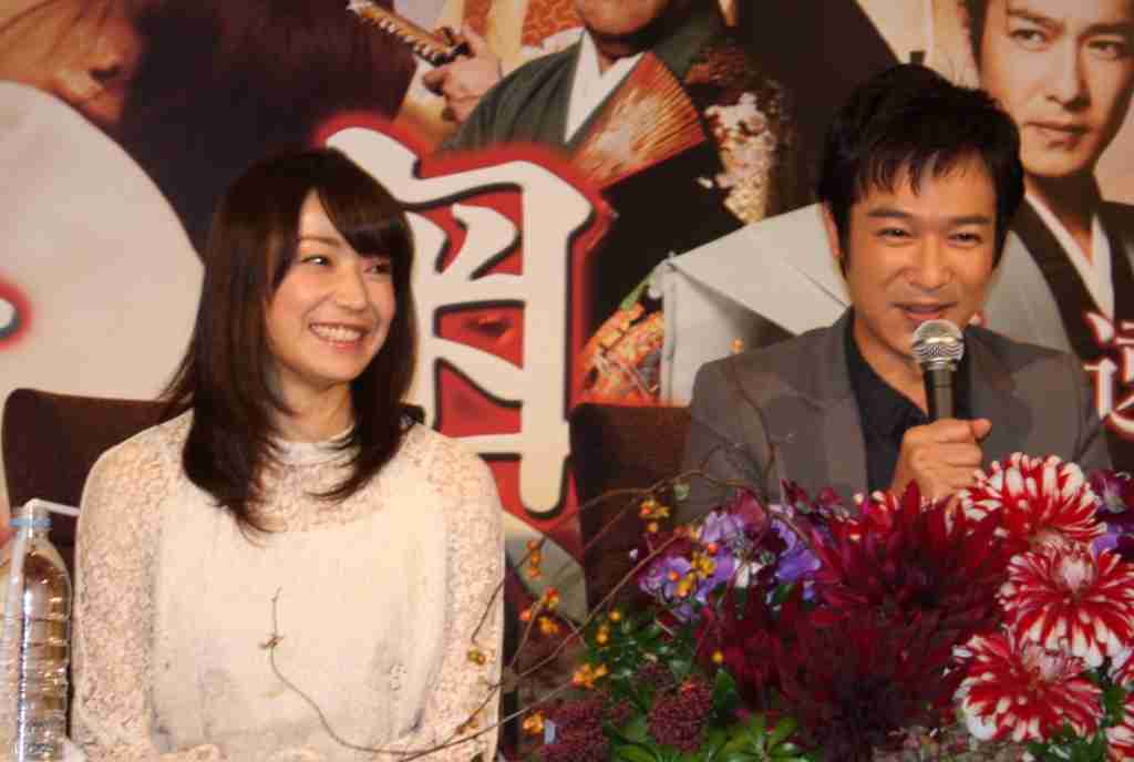 菅野美穂、結婚2年で第1子妊娠 堺雅人が今秋パパに