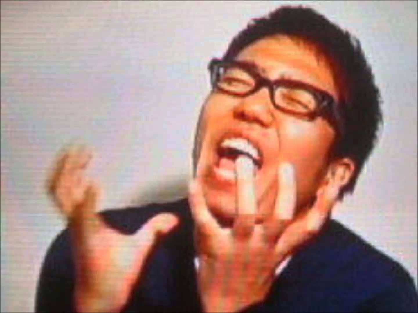 ひどいけど泣けちゃう おぎやはぎ小木 アナと雪の女王の感想を語る - YouTube