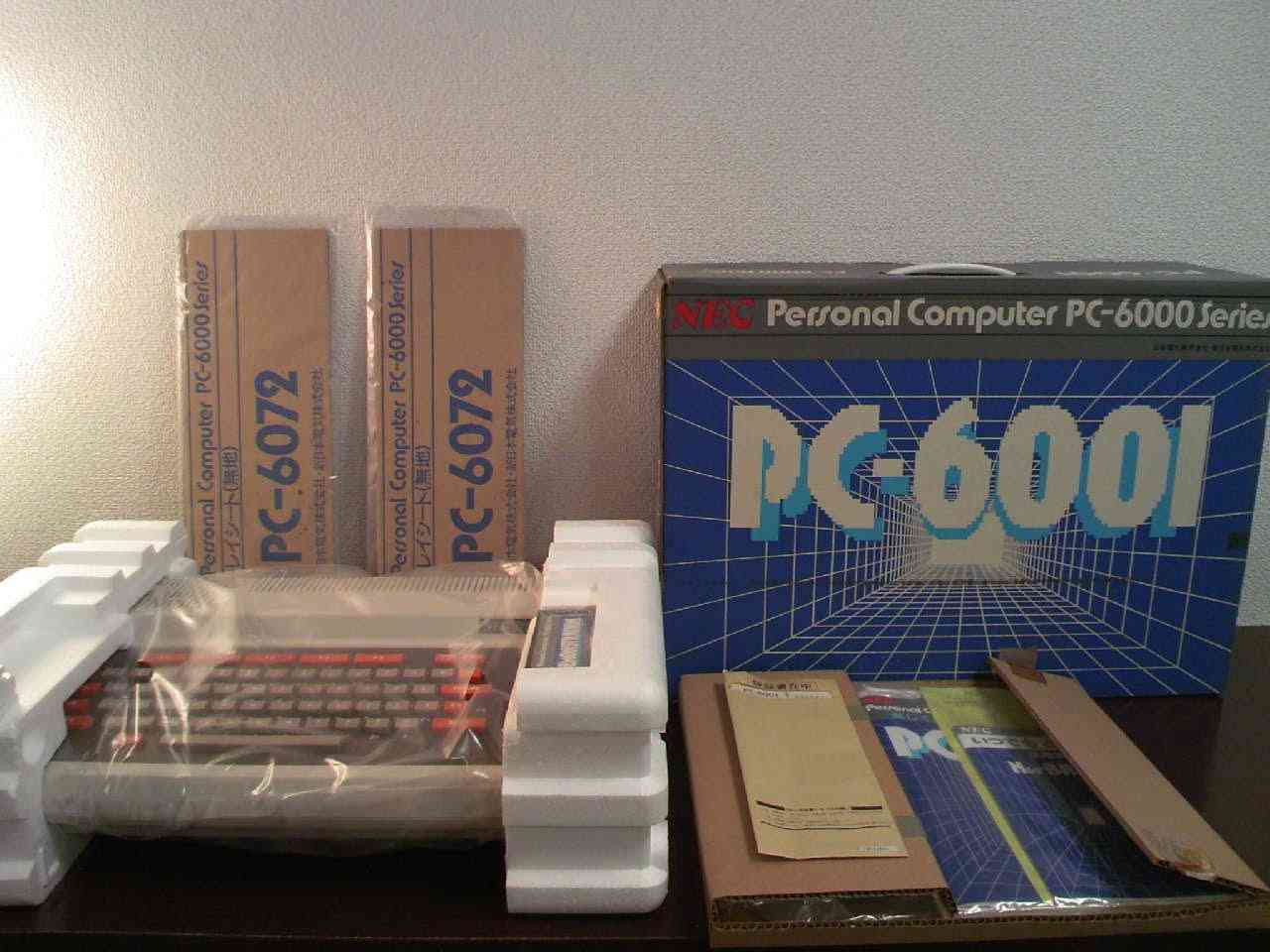 1981年発売のパソコンPC-6001の未開封品を開けました（スライドショー） 