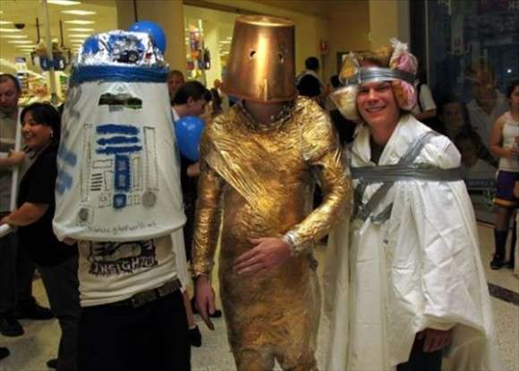 【画像】スターウォーズ展にいたR2D2のコスプレが酷すぎるｗ