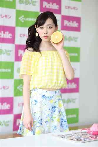 福原遥が美の秘訣公開「お風呂上がりのマッサージ＆ストレッチ」