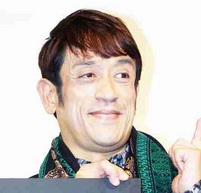クリス松村、百田尚樹氏の同性愛者「変態」発言に 「物凄く傷つき、怒りを覚えました」