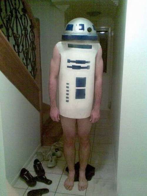 【画像】スターウォーズ展にいたR2D2のコスプレが酷すぎるｗ
