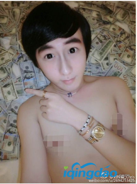 【微閲覧注意？】裸・半裸・キラキラおめめ…超越した自撮りセンスを誇る男性 「ちょっと整形しただけ」と主張