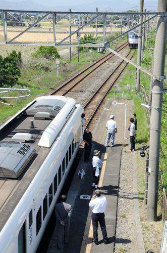 <JR長崎線>わずか93メートルまで…特急同士が衝突寸前