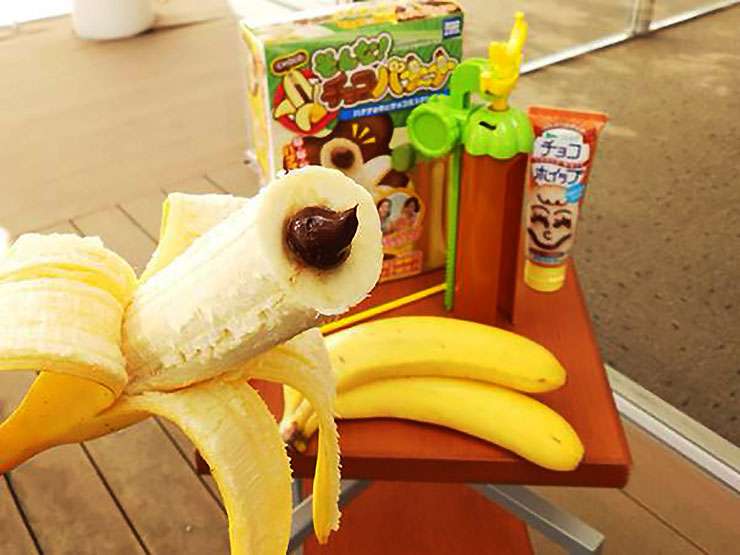 【革命的】自宅でチョコバナナを作れるオモチャが凄い！ しかも逆チョコバナナ