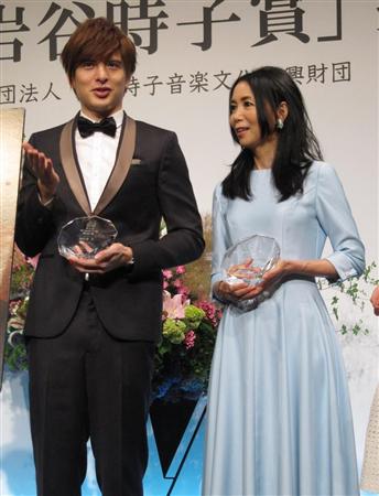 竹内まりや 岩谷時子賞を受賞「夫・山下達郎も喜んでる」奨励賞に城田優