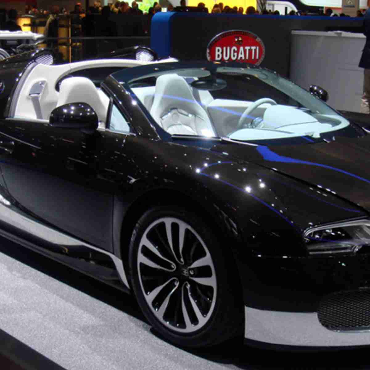 ビートたけしが所有している車まとめ【凄すぎる】｜Carcast [カーキャス]