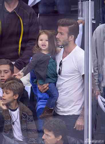 シンプルなファッションが好きな人！