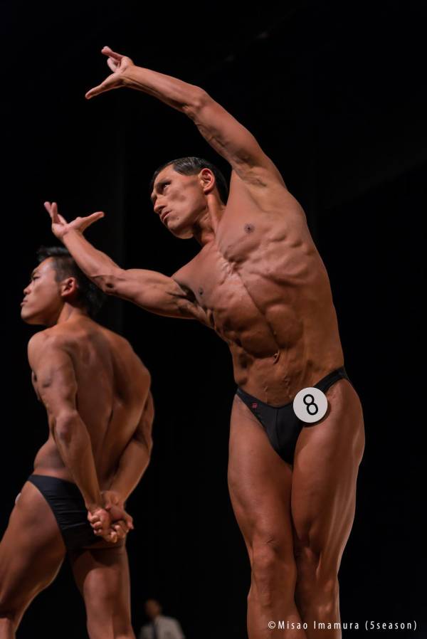 市原隼人、究極の肉体美を披露！