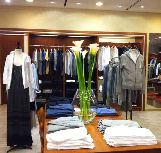 シンプルなファッションが好きな人！