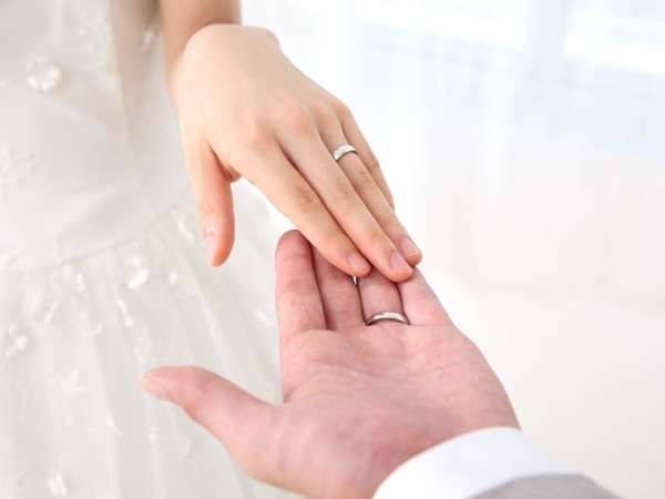 結婚は「コスパ」が悪い？議論勃発 | ニコニコニュース