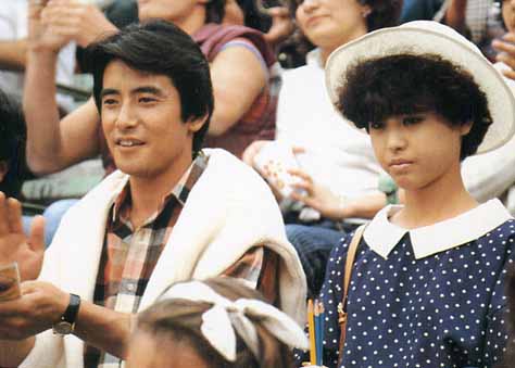 松田聖子離婚へカウントダウン “W不審な関係”が原因か！