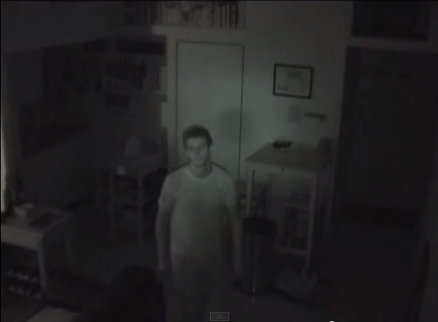 【怖ッ】部屋にカメラを設置したら、知らない女性が映っていた…