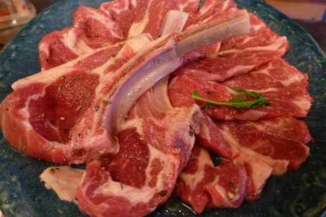 ひたすら「肉の画像」を貼るトピ。