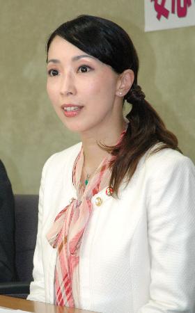 日航の女性客室乗務員、マタハラ受けたと会社を提訴