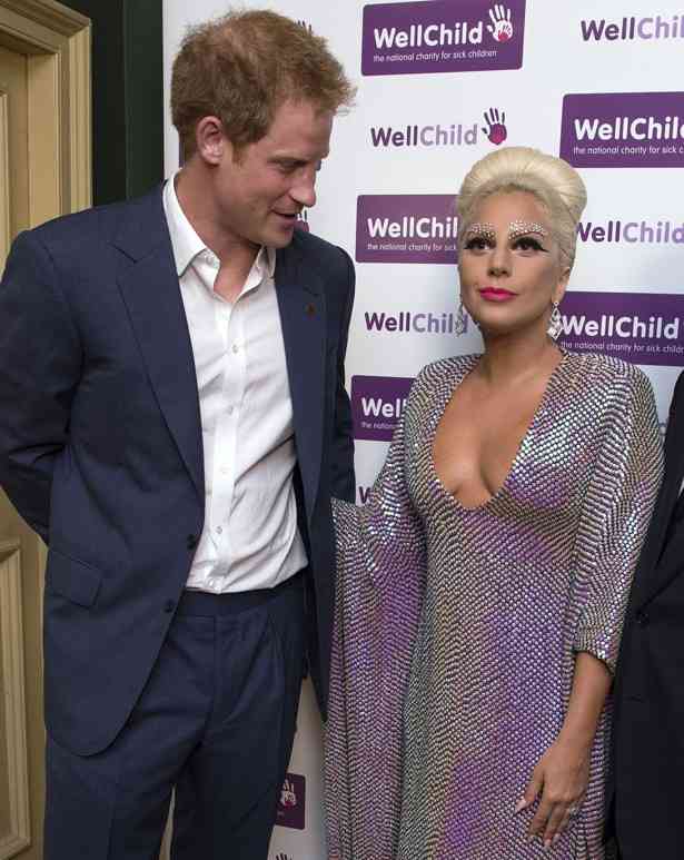 【セクシー注意】最新のレディー・ガガさんの衣装が話題に