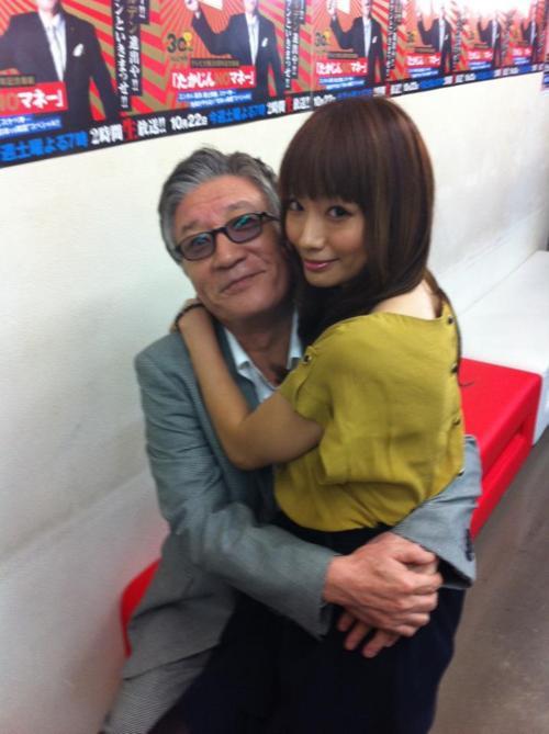 真鍋かをりが元THE YELLOW MONKEY吉井和哉との結婚、妊娠を発表