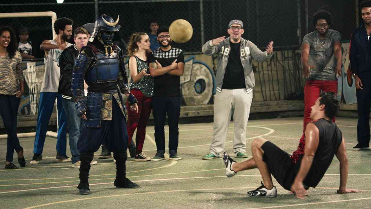 カップヌードルCM 「サムライ in ブラジル 」 - YouTube