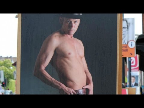 【下ネタ注意】前代未聞、ヌードの首相選出馬ポスターに写ってはならぬモノが！(デンマーク)