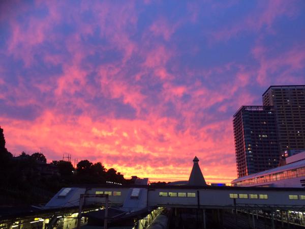 美しい？不気味？6月9日関東地方を中心に広い範囲でまた夕焼けの色が違うとネットで話題に