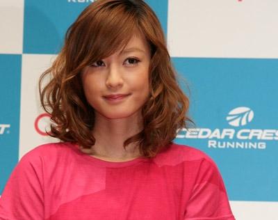 西山茉希が夫・早乙女太一に抱く浮気の悩みをカリスマ女探偵に相談