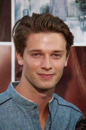 アーノルド シュワルツェネッガーの息子パトリック 京都で高齢女性に悪ふざけ ひんしゅくを買う ガールズちゃんねる Girls Channel