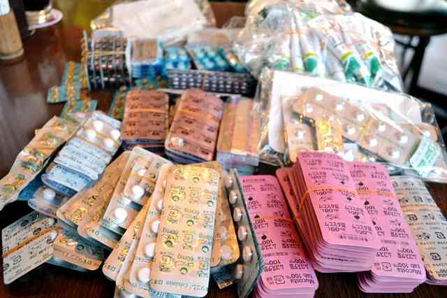 飲めずに「残薬」、山積み　高齢者宅、年４７５億円分か：朝日新聞デジタル