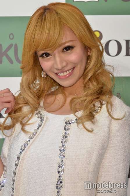 No.1キャバ嬢モデル愛沢えみり、すっぴん公開で「綺麗すぎる」と反響