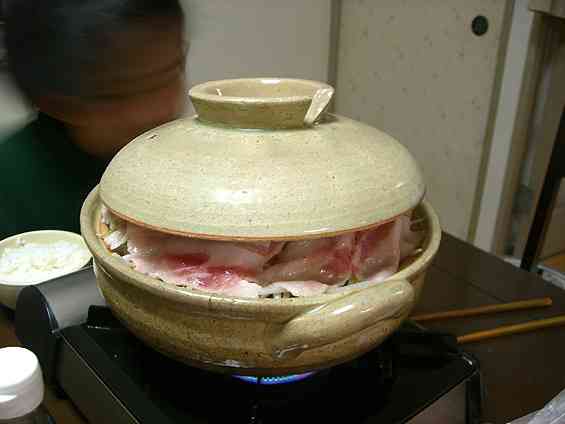 材料はもやしと豚肉だけ！優作鍋（豚もやしセイロ蒸し鍋）