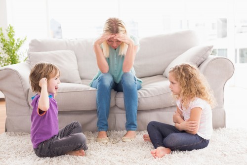 将来の兄弟関係に影響&hellip;!?「被害者意識」をもちやすい上の子に親がすべき3つのケアとは - Yahoo! BEAUTY
