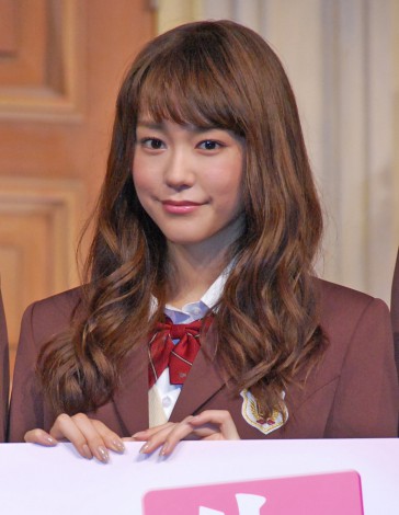 桐谷美玲、25歳の制服姿は「ギリアウト」