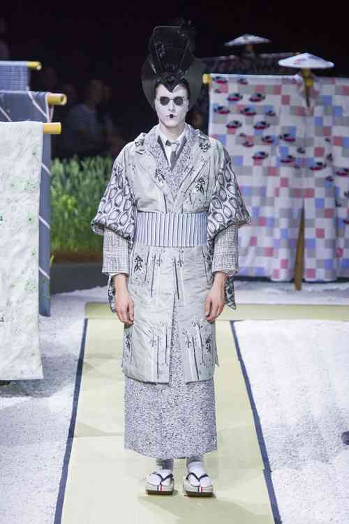 【画像あり】ニューヨーク2016年春夏コレクションで小梅太夫が登場w