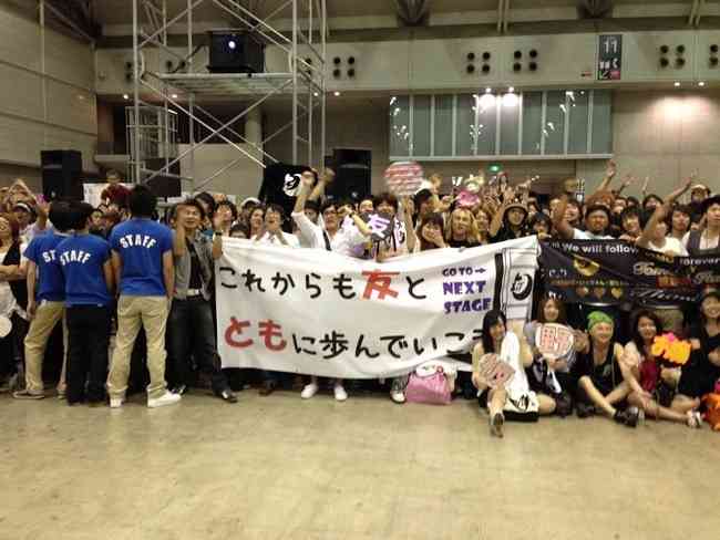 板野友美、“心のスッピン”初公開 デビューから10年、24歳の素顔に迫る