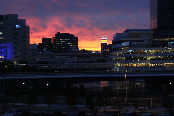 美しい？不気味？6月9日関東地方を中心に広い範囲でまた夕焼けの色が違うとネットで話題に