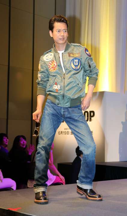 佐々木希、ボディコン姿披露「トサカ大変だった」　唐沢寿明が絶賛