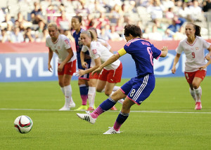 なでしこ、宮間PK弾守り切る/W杯スイス戦詳細
