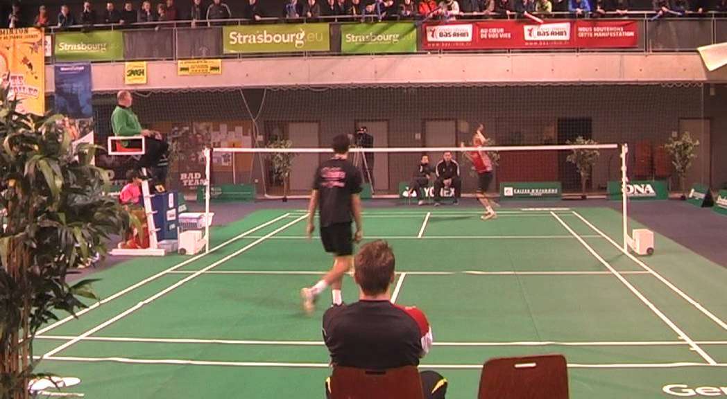 Julien MAIO badminton amazing shot - YouTube