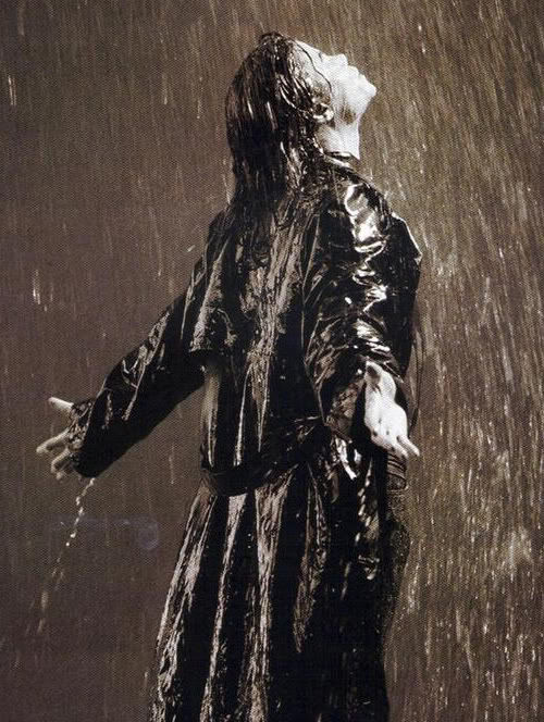 雨の季節に聴きたい曲。
