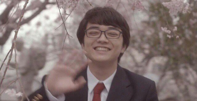 眼鏡が似合う芸能人は、誰？