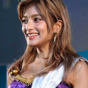 ローラ、テレビ露出激減のウラ事情！　歌手活動という名目に隠された本当の野望｜サイゾーウーマン