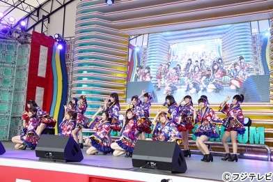 AKB48小嶋陽菜センター「ハロウィン・ナイト」美脚あらわな浴衣姿で全7曲披露